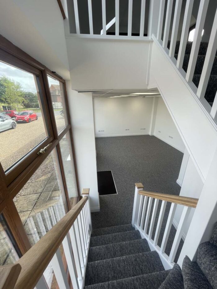 Commercial Unit to Let – 900 sq ft, Chertsey, Surrey, KT16 - Image 5